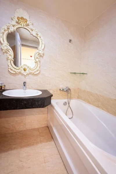 Crown Hotel Bui Vien – 照片 7